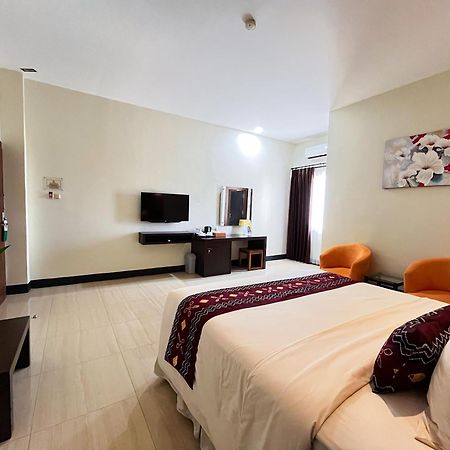 Hotel Roditha Banjarbaru Банджармасін Екстер'єр фото