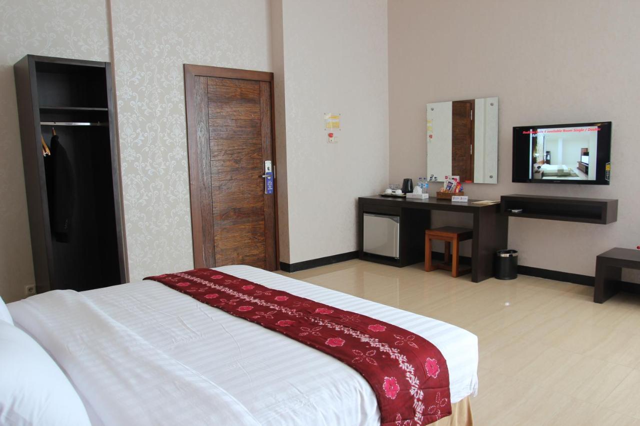 Hotel Roditha Banjarbaru Банджармасін Номер фото