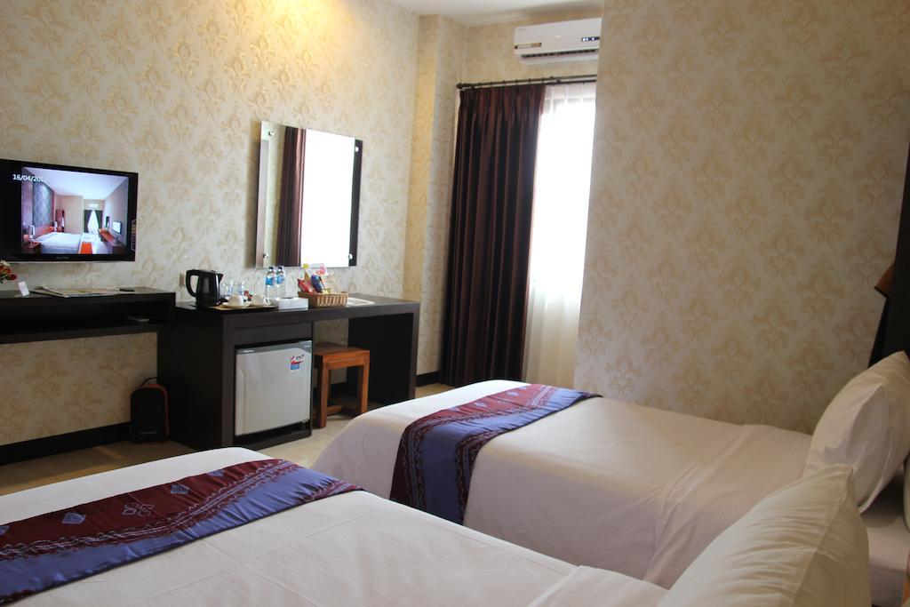 Hotel Roditha Banjarbaru Банджармасін Номер фото
